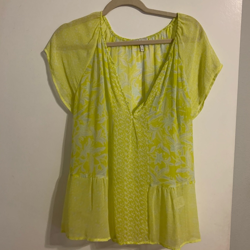 Joie Flutter Sleeve top